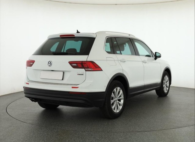 Volkswagen Tiguan  2.0 TSI Comfortline