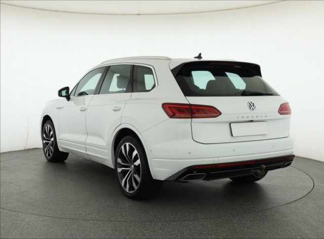 Volkswagen Touareg  3.0 TDI R-Line