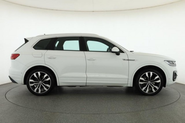 Volkswagen Touareg  3.0 TDI R-Line