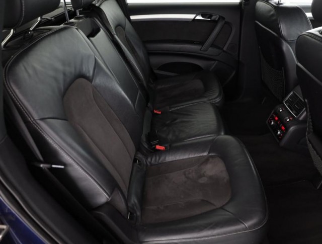 Audi Q7  3.0 TDI S-Line