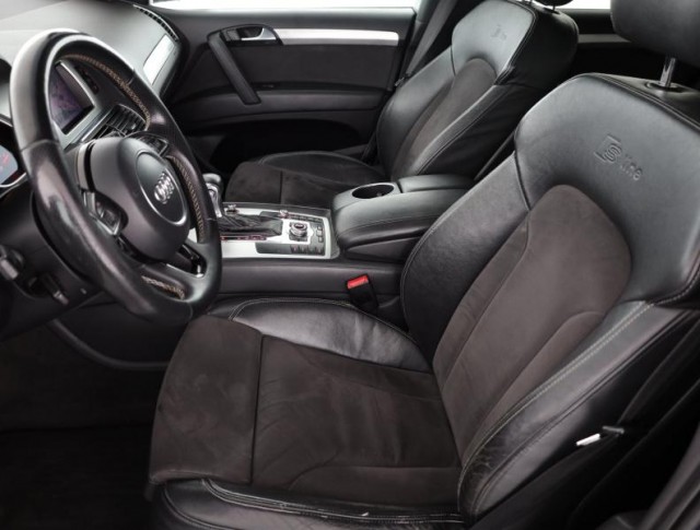 Audi Q7  3.0 TDI S-Line