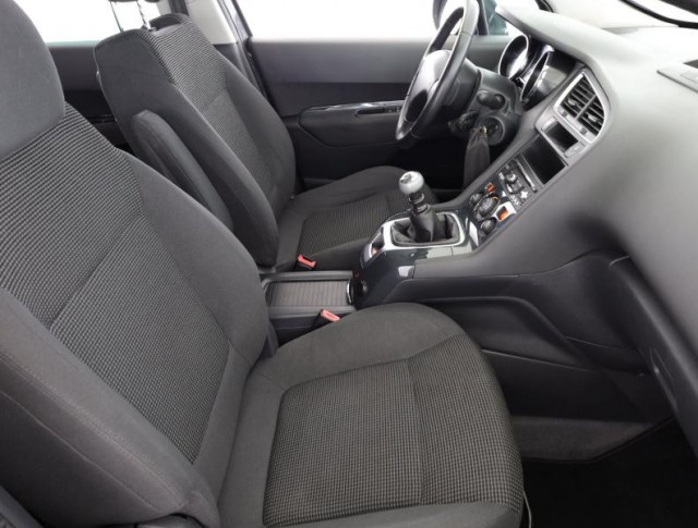 Peugeot 5008  2.0 BlueHDi 