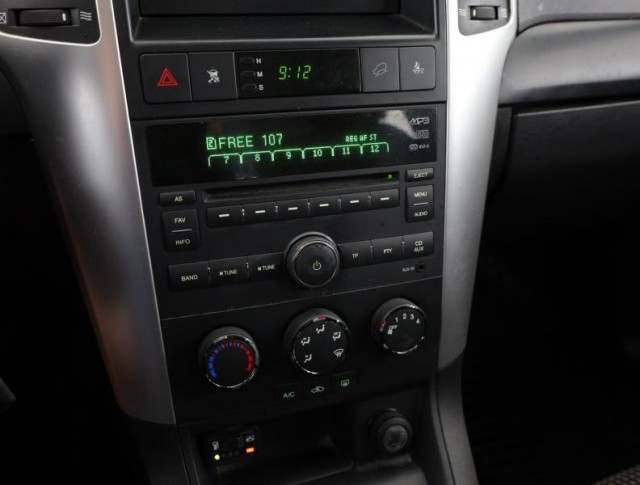 Chevrolet Captiva  2.4 i 