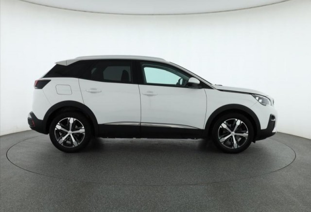 Peugeot 3008  1.2 PureTech 