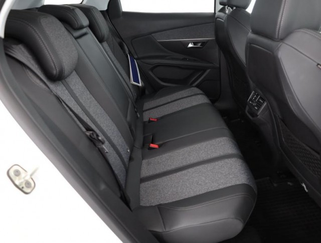 Peugeot 3008  1.2 PureTech 