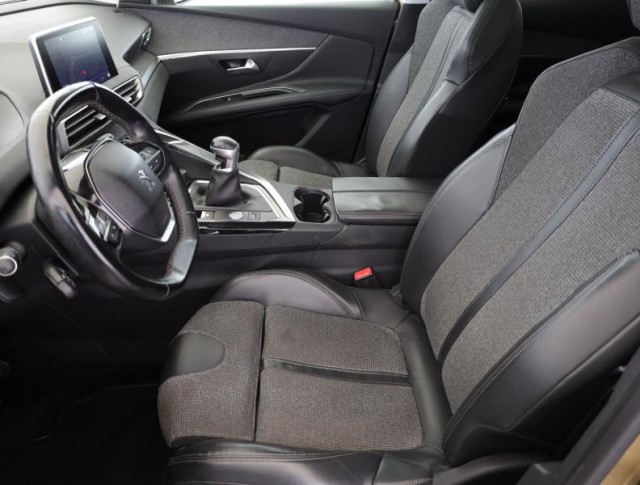 Peugeot 3008  2.0 BlueHDi Allure