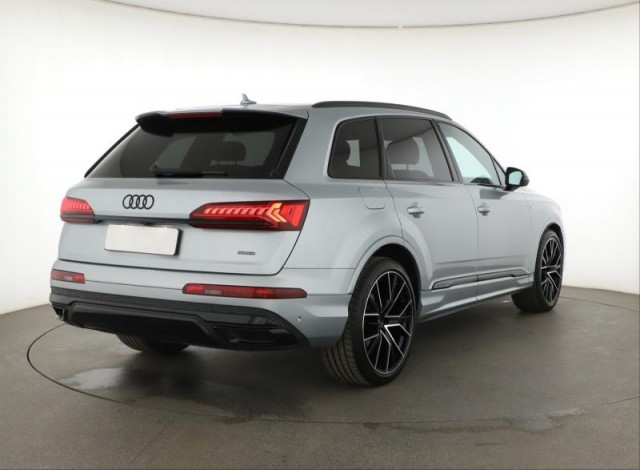 Audi Q7  50 TDI S-line
