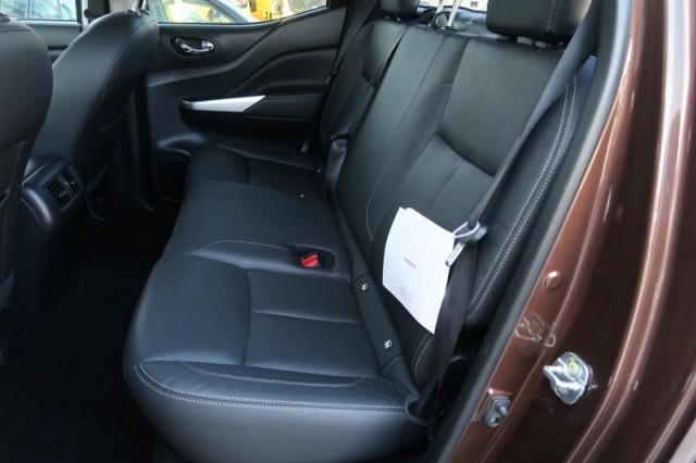 Nissan Navara  2.3 dCi 