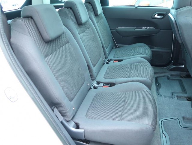 Peugeot 5008  2.0 HDI 