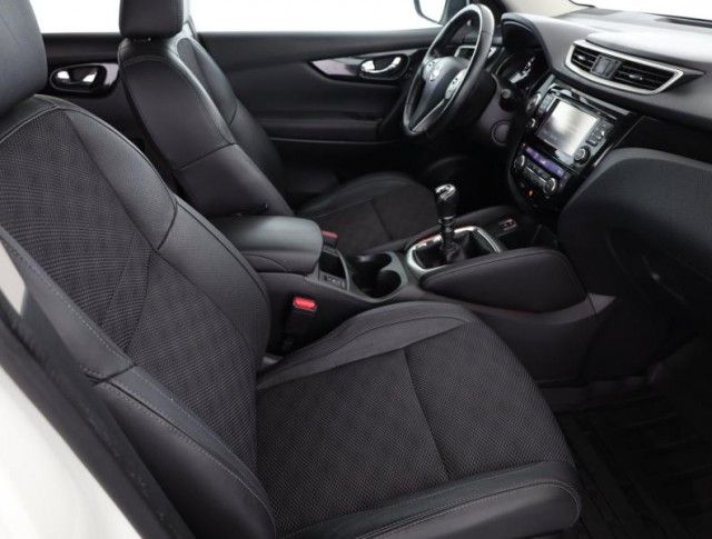 Nissan Qashqai  1.6 DIG-T 