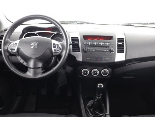 Peugeot 4007  2.2 HDI 