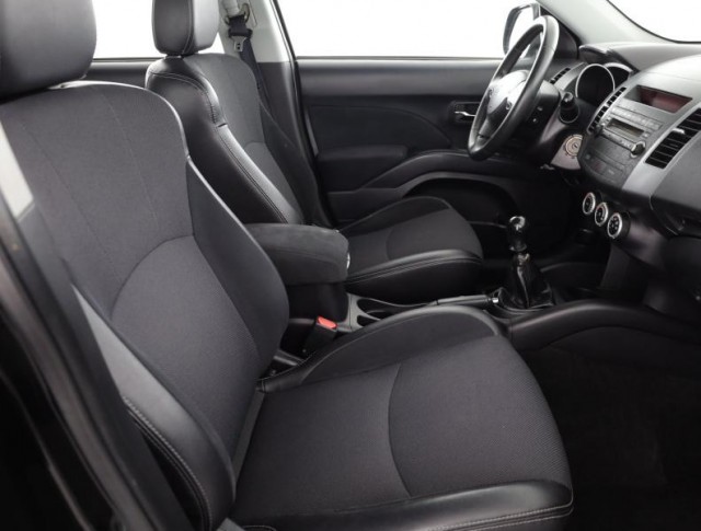 Peugeot 4007  2.2 HDI 