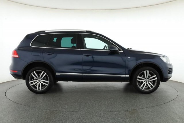 Volkswagen Touareg  3.0 TDI 