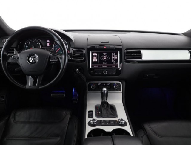 Volkswagen Touareg  3.0 TDI 