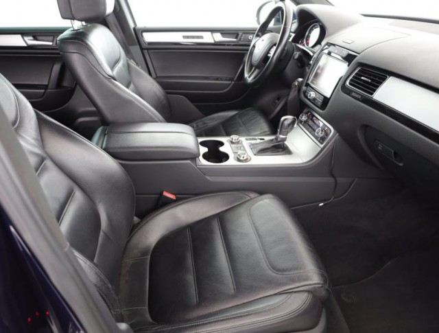 Volkswagen Touareg  3.0 TDI 