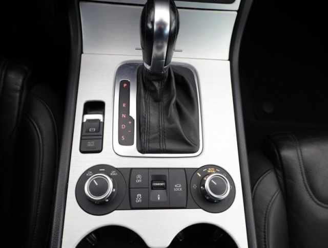 Volkswagen Touareg  3.0 TDI 