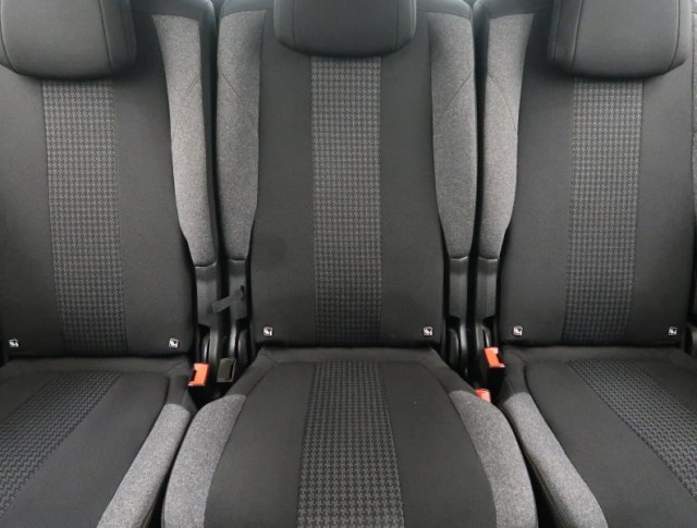 Peugeot 5008  1.5 BlueHDi 