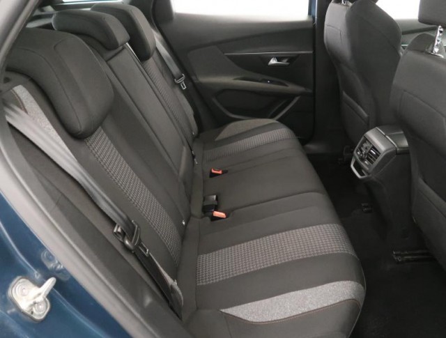 Peugeot 3008  1.5 BlueHDi Active Pack