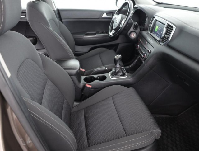 Kia Sportage  2.0 CRDi 