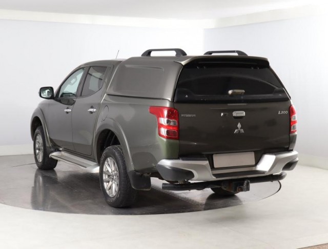 Mitsubishi L200  2.4 DI-D Invite