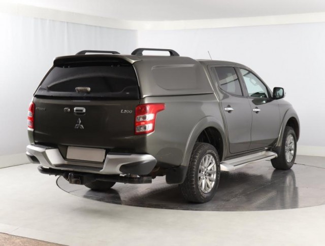 Mitsubishi L200  2.4 DI-D Invite