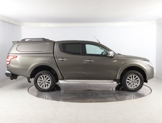 Mitsubishi L200  2.4 DI-D Invite