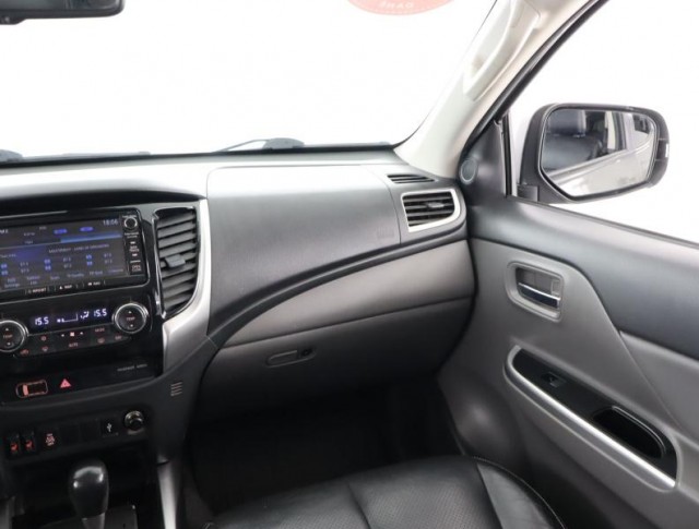 Mitsubishi L200  2.4 DI-D Invite