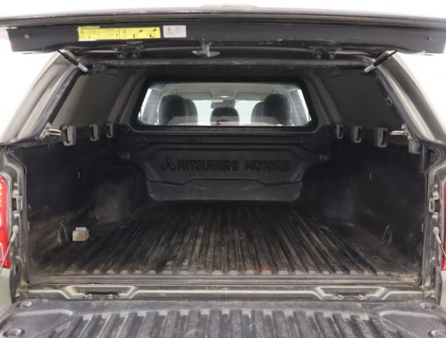 Mitsubishi L200  2.4 DI-D Invite