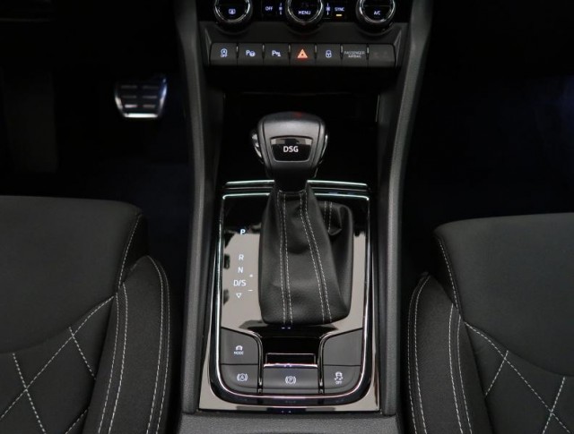 Škoda Karoq  1.5 TSI Sportline