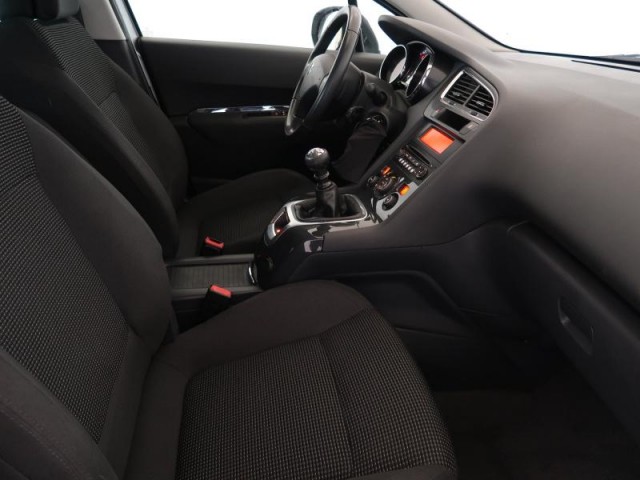 Peugeot 5008  2.0 BlueHDi 