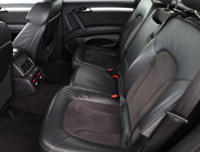 Audi Q7  3.0 TDI S-Line