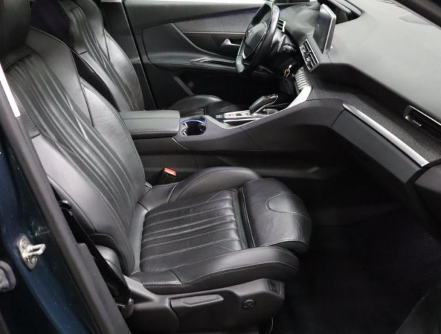 Peugeot 5008  1.5 BlueHDi 