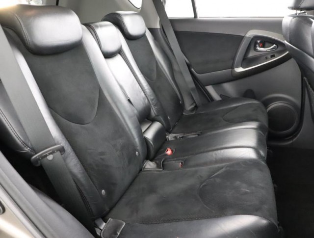 Toyota RAV 4  2.2 D-4D 