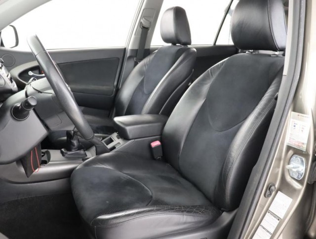 Toyota RAV 4  2.2 D-4D 