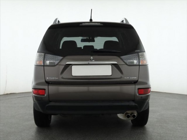 Mitsubishi Outlander  2.0 DI-D 