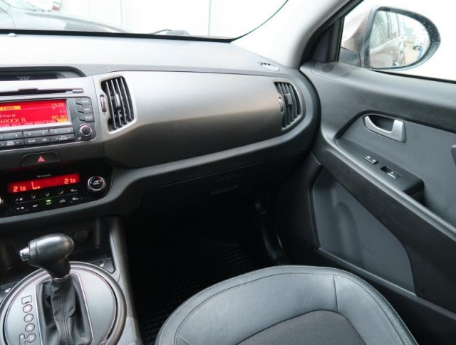 Kia Sportage  2.0 CVVT Comfort