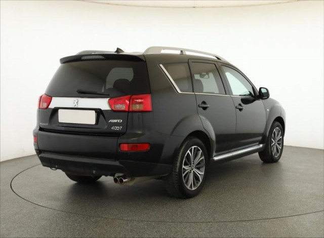 Peugeot 4007  2.2 HDI 