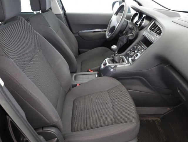 Peugeot 5008  2.0 BlueHDi 