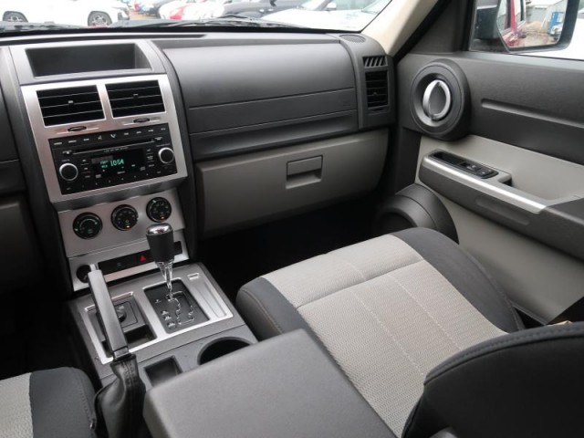 Dodge Nitro  2.8 CRD SXT