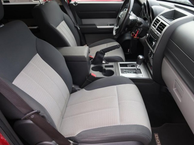 Dodge Nitro  2.8 CRD SXT