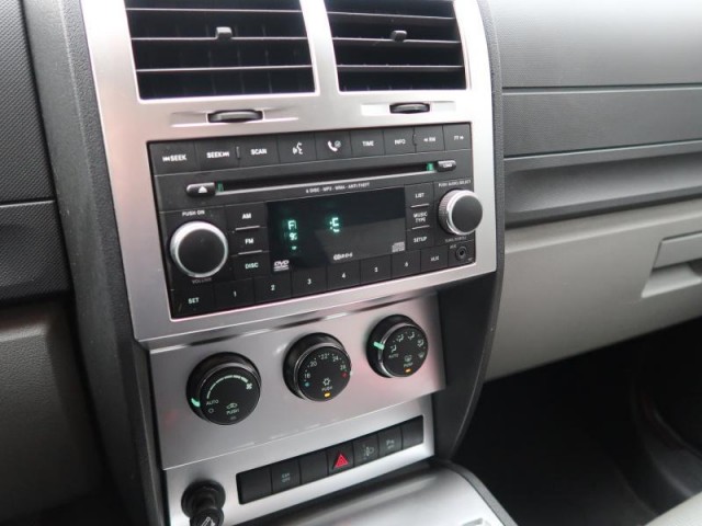 Dodge Nitro  2.8 CRD SXT