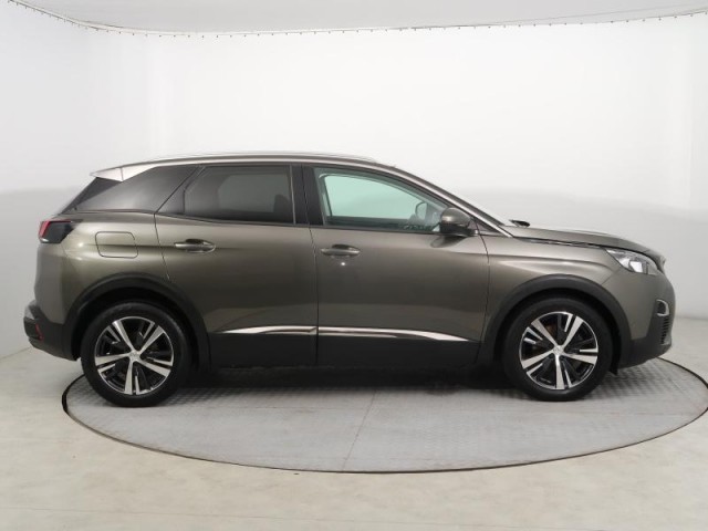 Peugeot 3008  1.5 BlueHDi 