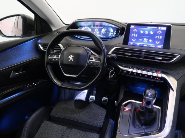 Peugeot 3008  1.5 BlueHDi 