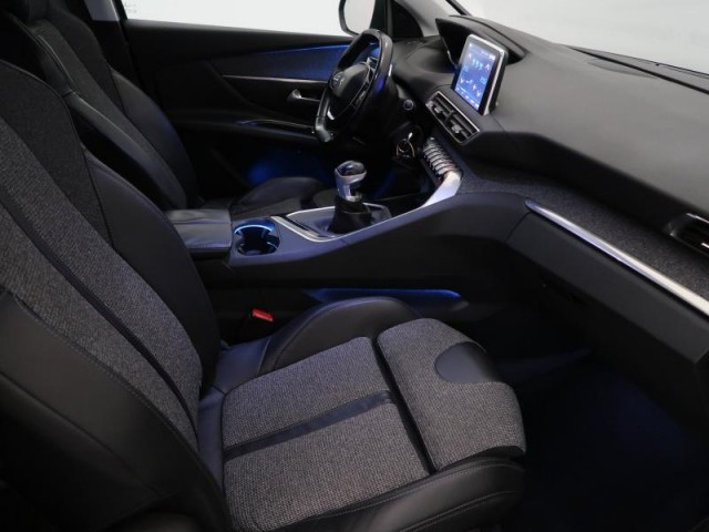 Peugeot 3008  1.5 BlueHDi 