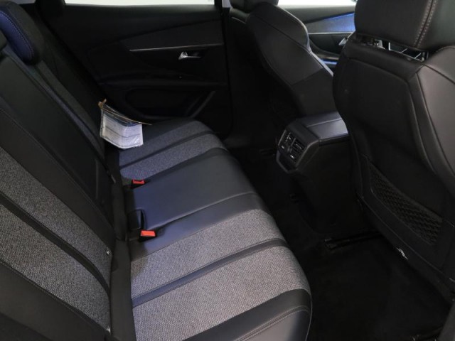 Peugeot 3008  1.5 BlueHDi 