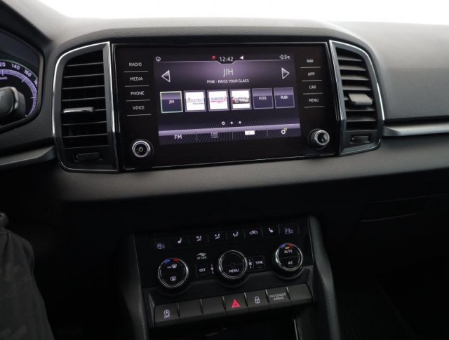 Škoda Karoq  1.0 TSI Ambition Plus