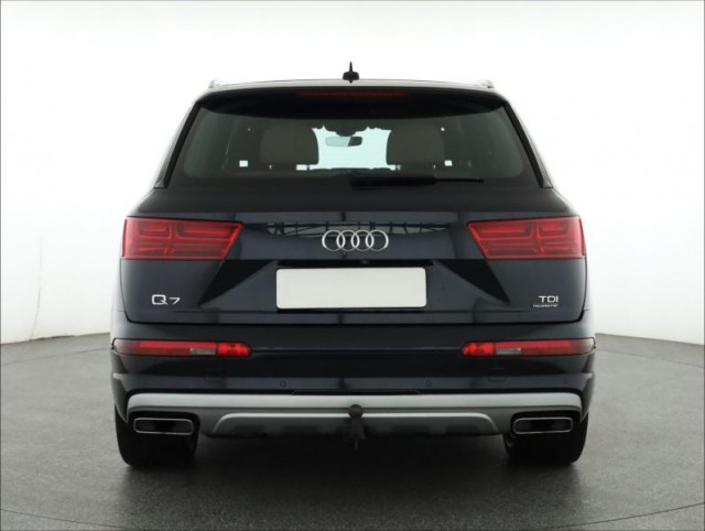 Audi Q7  3.0 TDI 