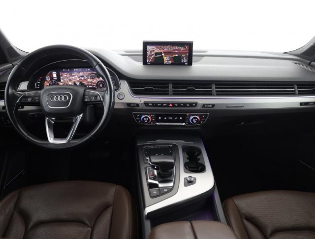 Audi Q7  3.0 TDI 