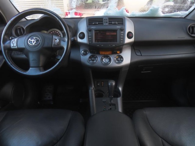 Toyota RAV 4  2.0 VVT-i 