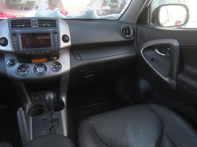 Toyota RAV 4  2.0 VVT-i 